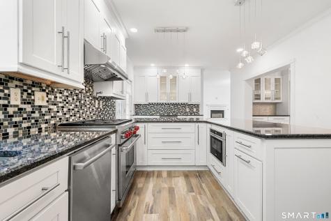 2 Abbey Lane Newtown CT 06470