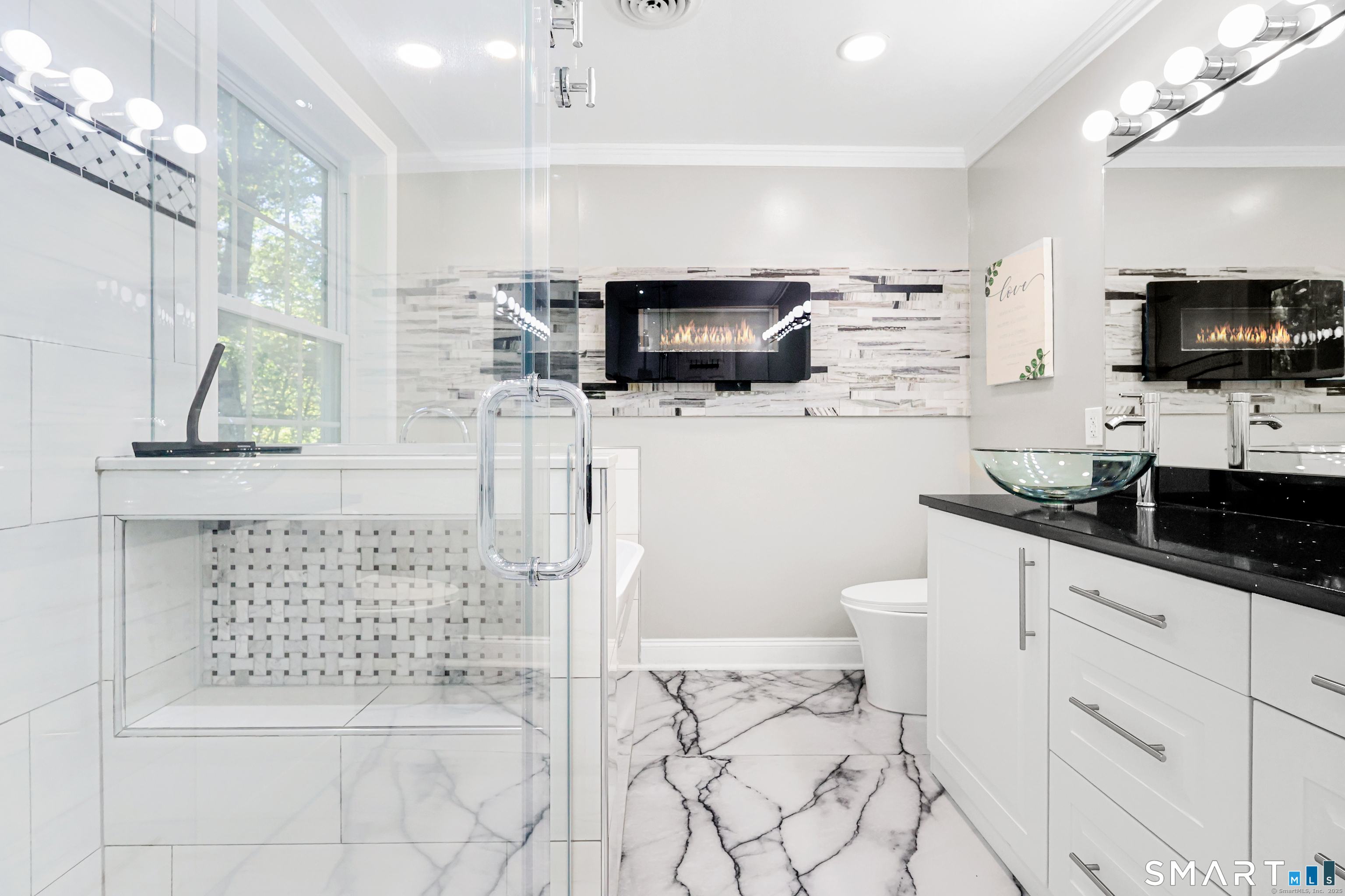 2 Abbey Lane Newtown CT 06470