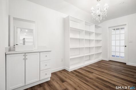 2 Abbey Lane Newtown CT 06470