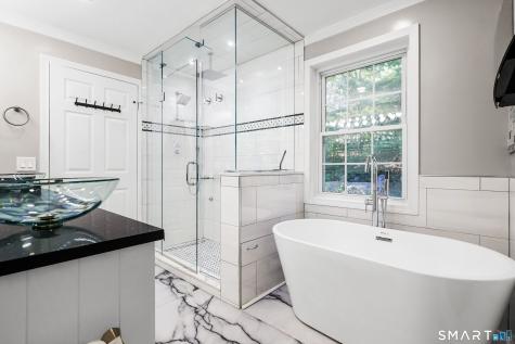2 Abbey Lane Newtown CT 06470