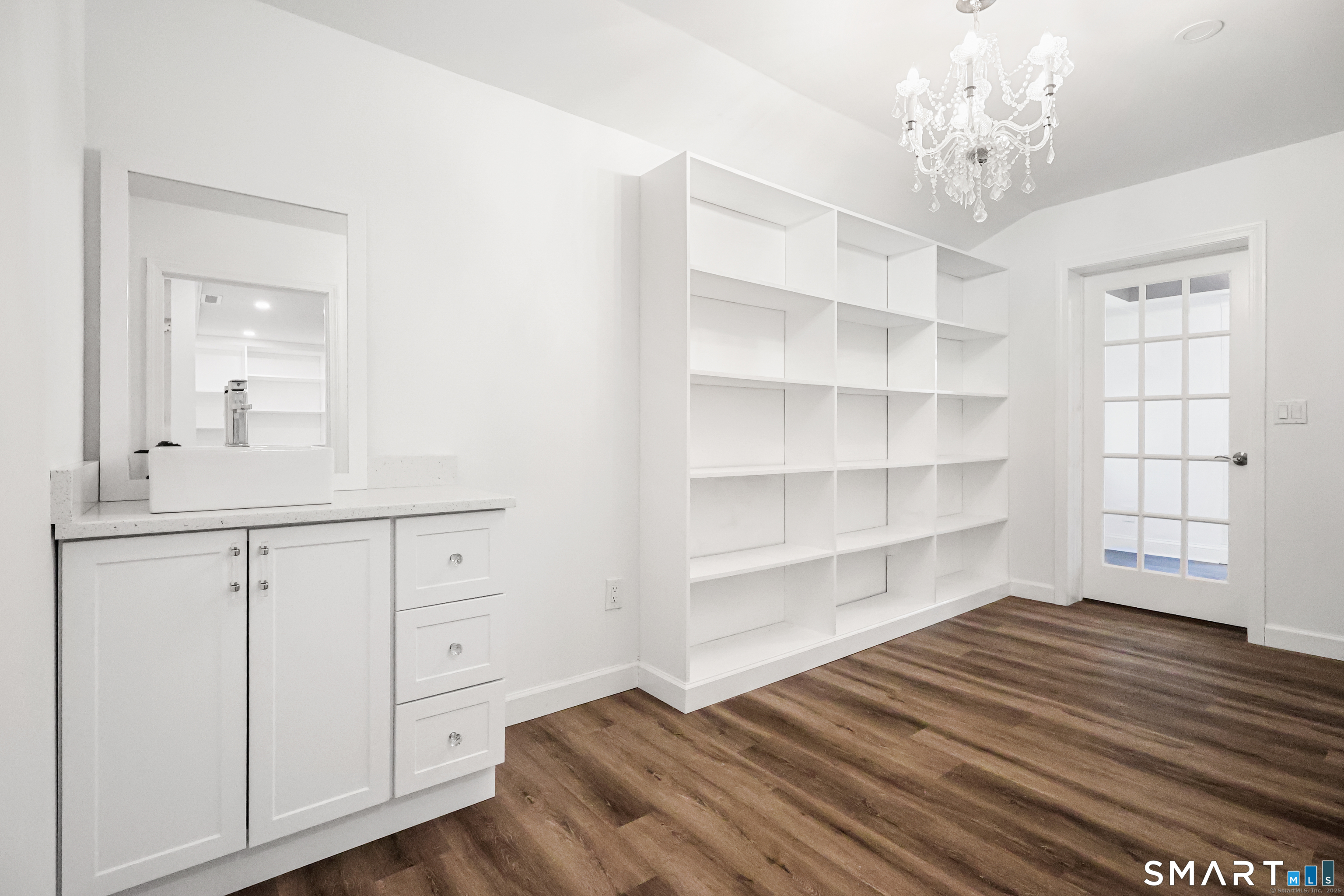 2 Abbey Lane Newtown CT 06470