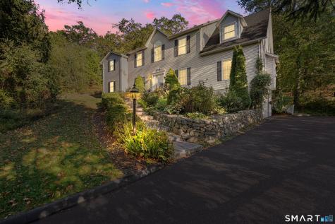 2 Abbey Lane Newtown CT 06470