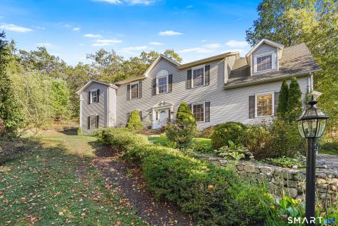 2 Abbey Lane Newtown CT 06470