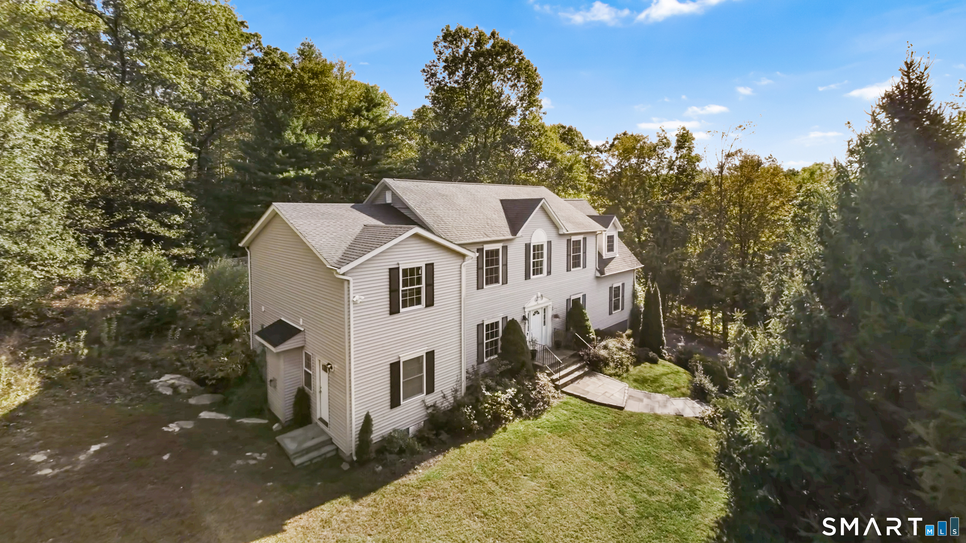 2 Abbey Lane Newtown CT 06470