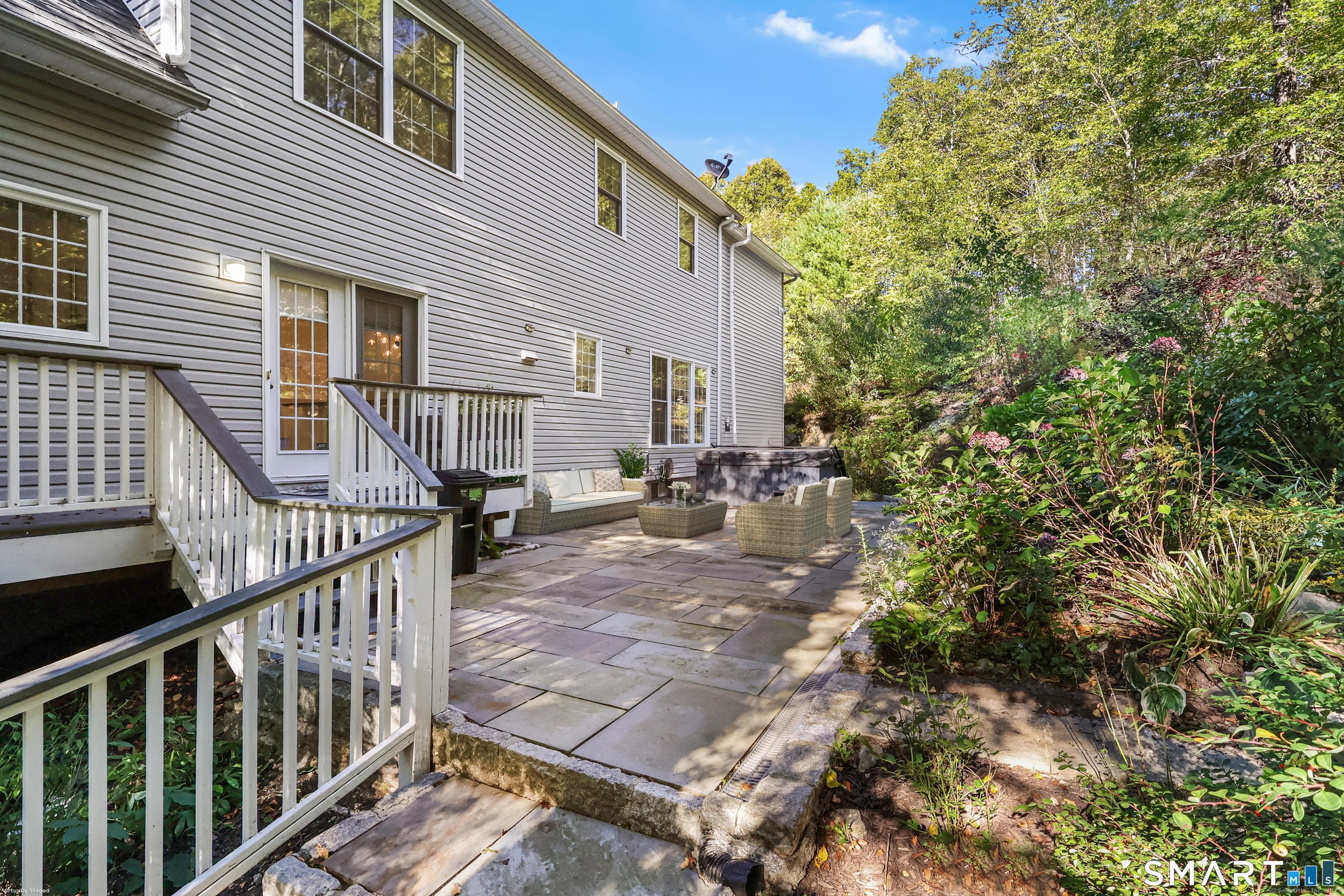 2 Abbey Lane Newtown CT 06470