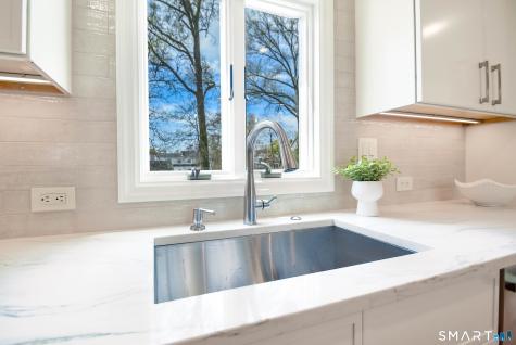 27 Brookdale Road Fairfield CT 06824