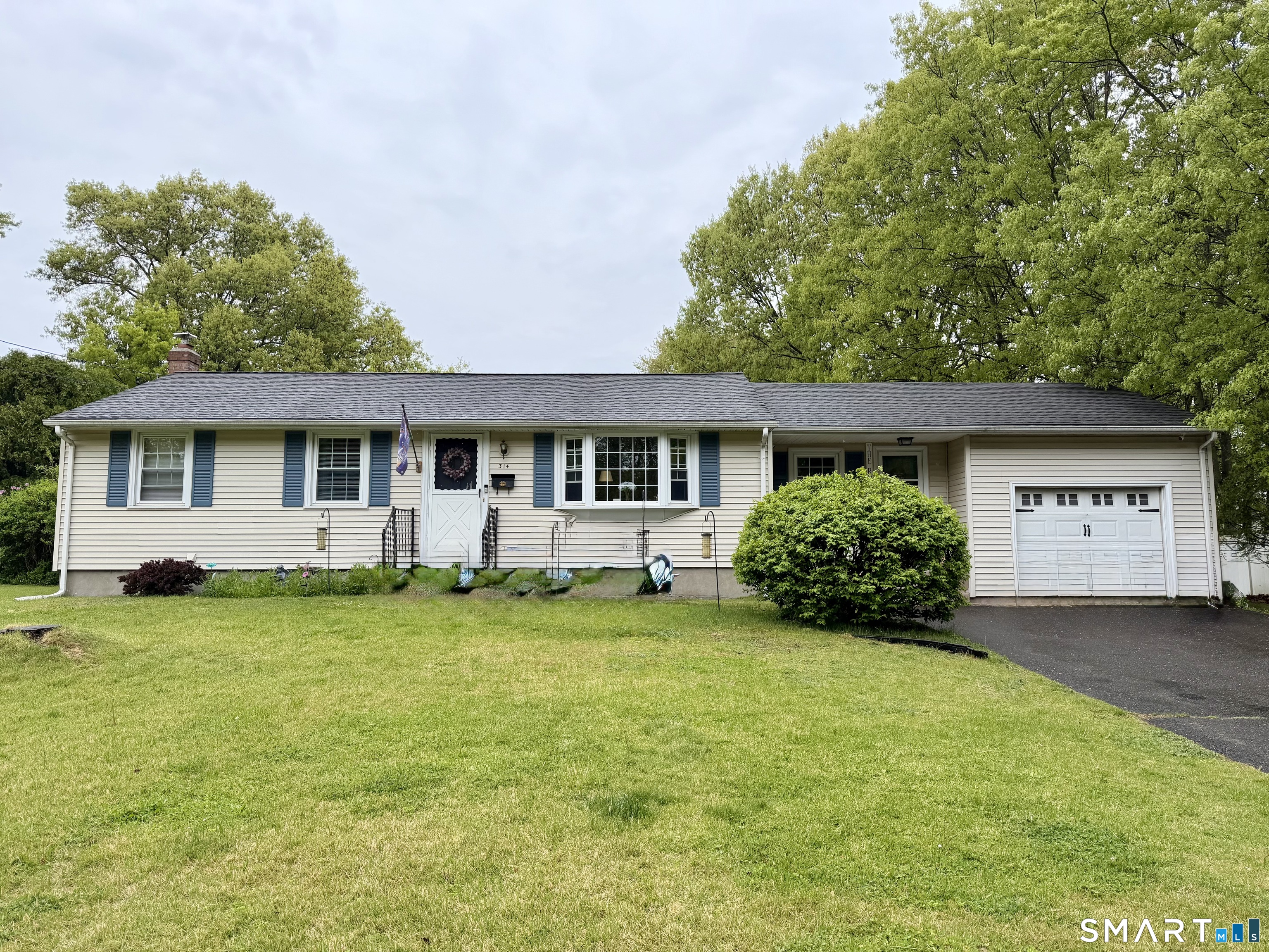 314 South Elm Street Windsor Locks CT 06096