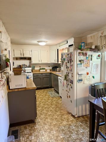 314 South Elm Street Windsor Locks CT 06096