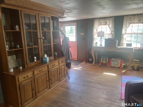 527 Lake Street Manchester CT 06042