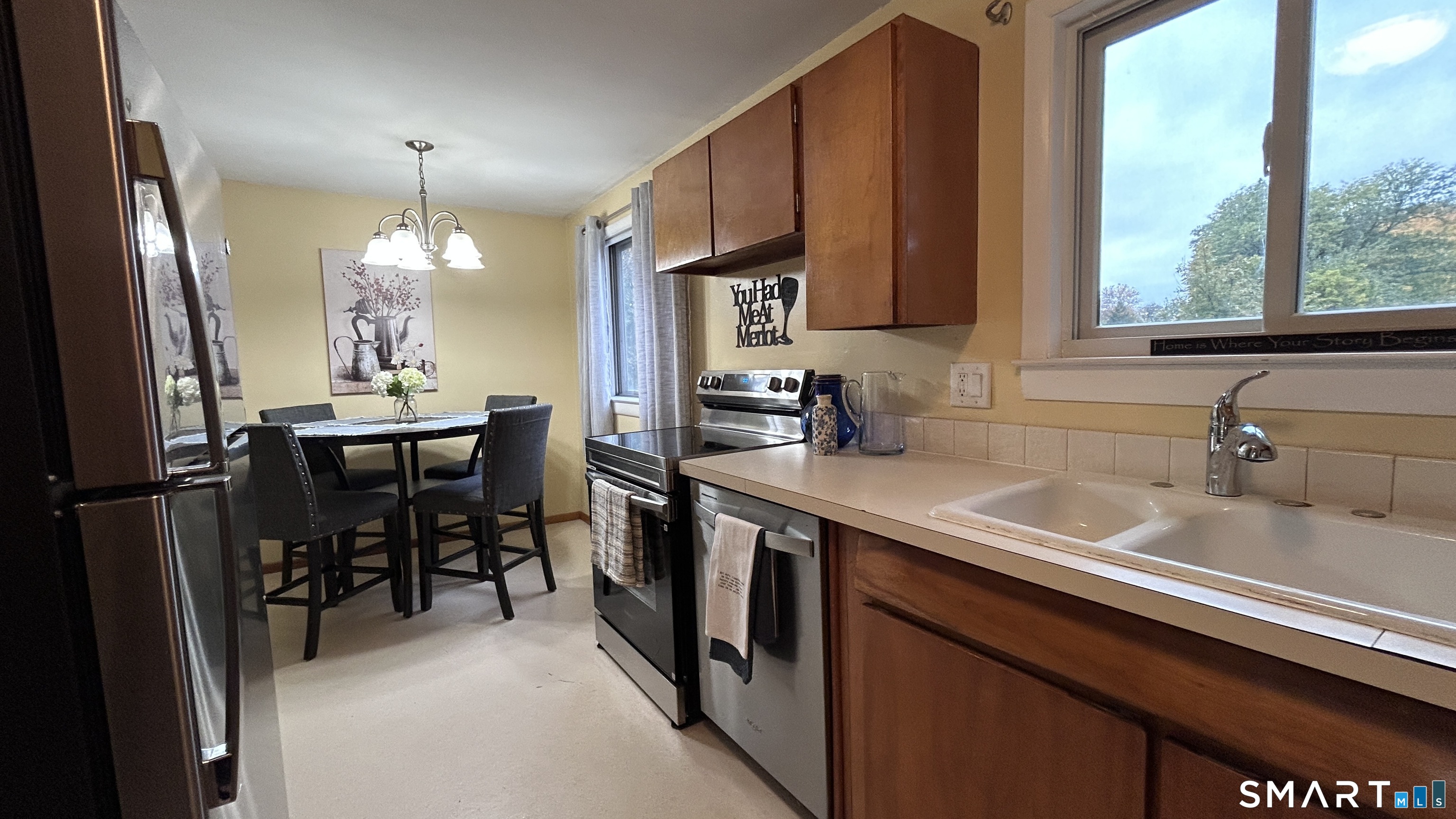 210 Brentwood Road Newington CT 06111