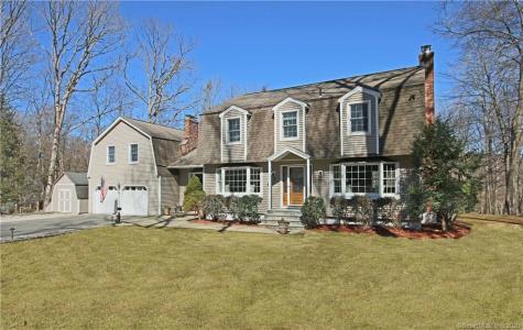 17 Lamppost Drive Redding CT 06896