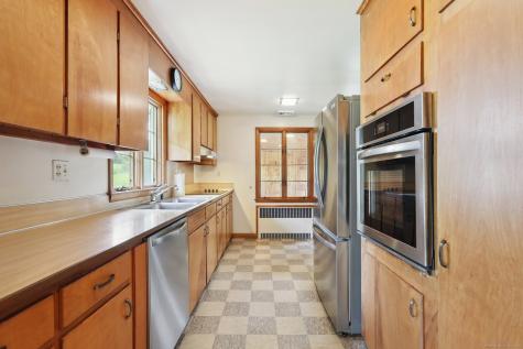 77 Old Middle Road Brookfield CT 06804