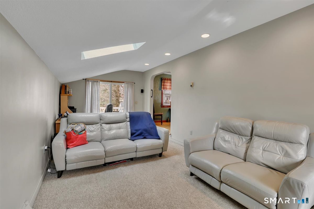 236 Cross Street Middletown CT 06457