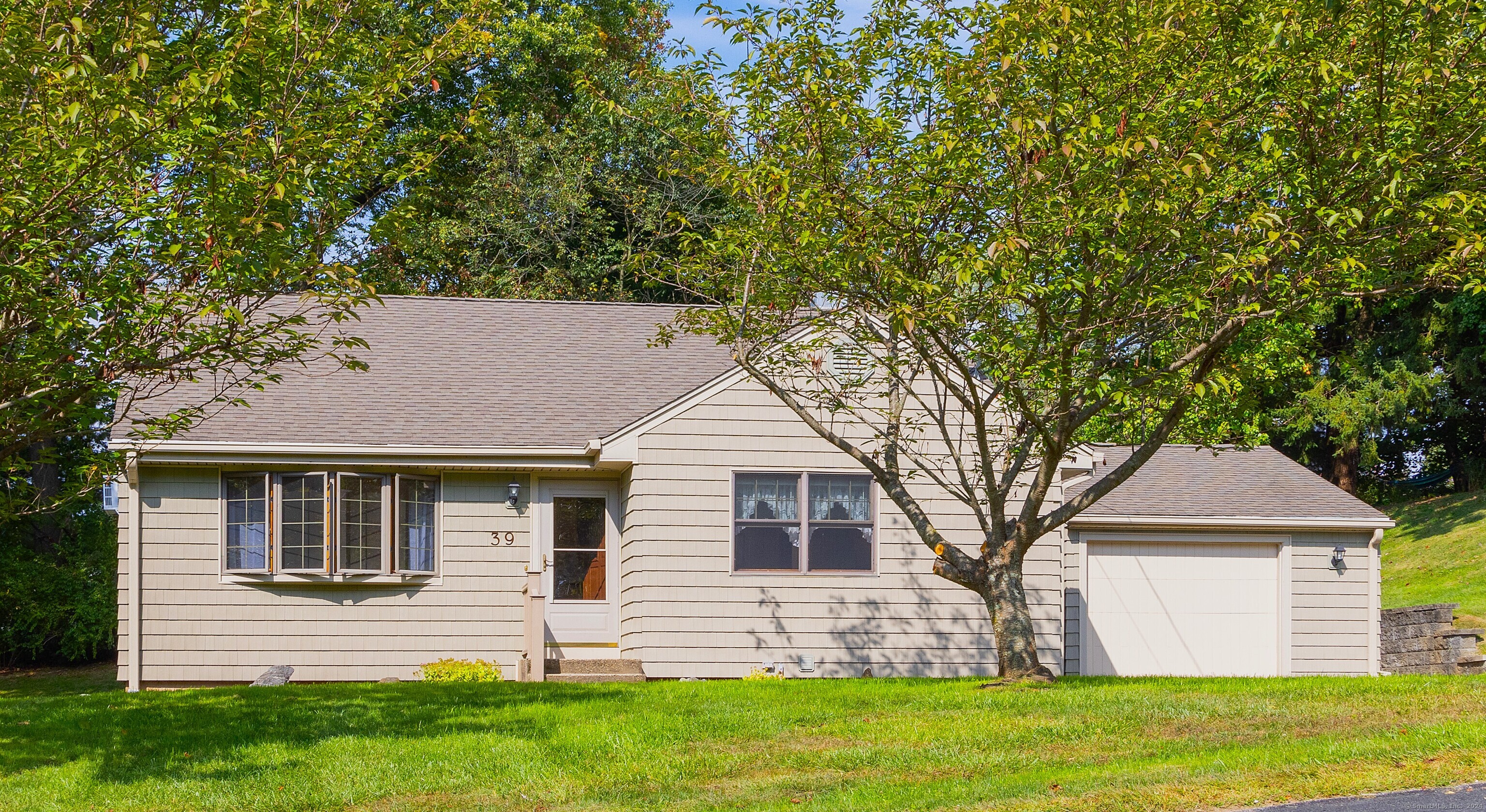 39 Plaskon Drive Shelton CT 06484