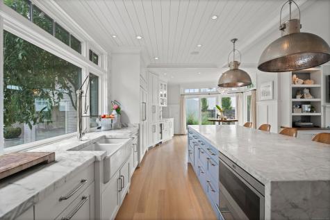 8 Gaylea Drive Branford CT 06405