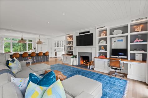 8 Gaylea Drive Branford CT 06405