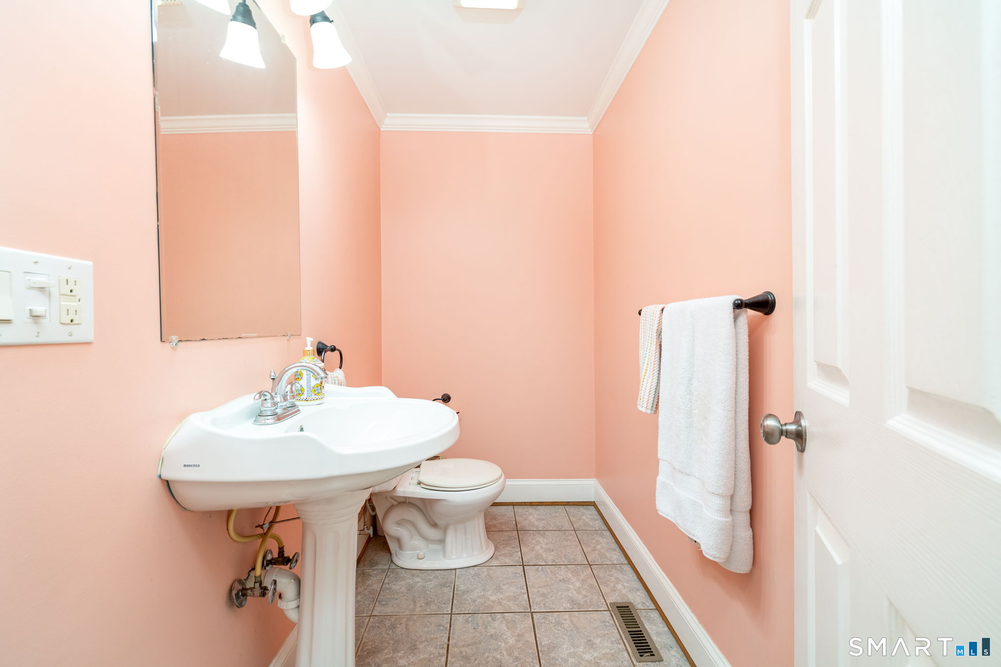 16 Terrie Road Farmington CT 06032