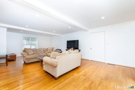 16 Terrie Road Farmington CT 06032