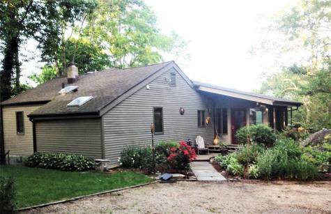6 Buttonball Trail Norwalk CT 06851