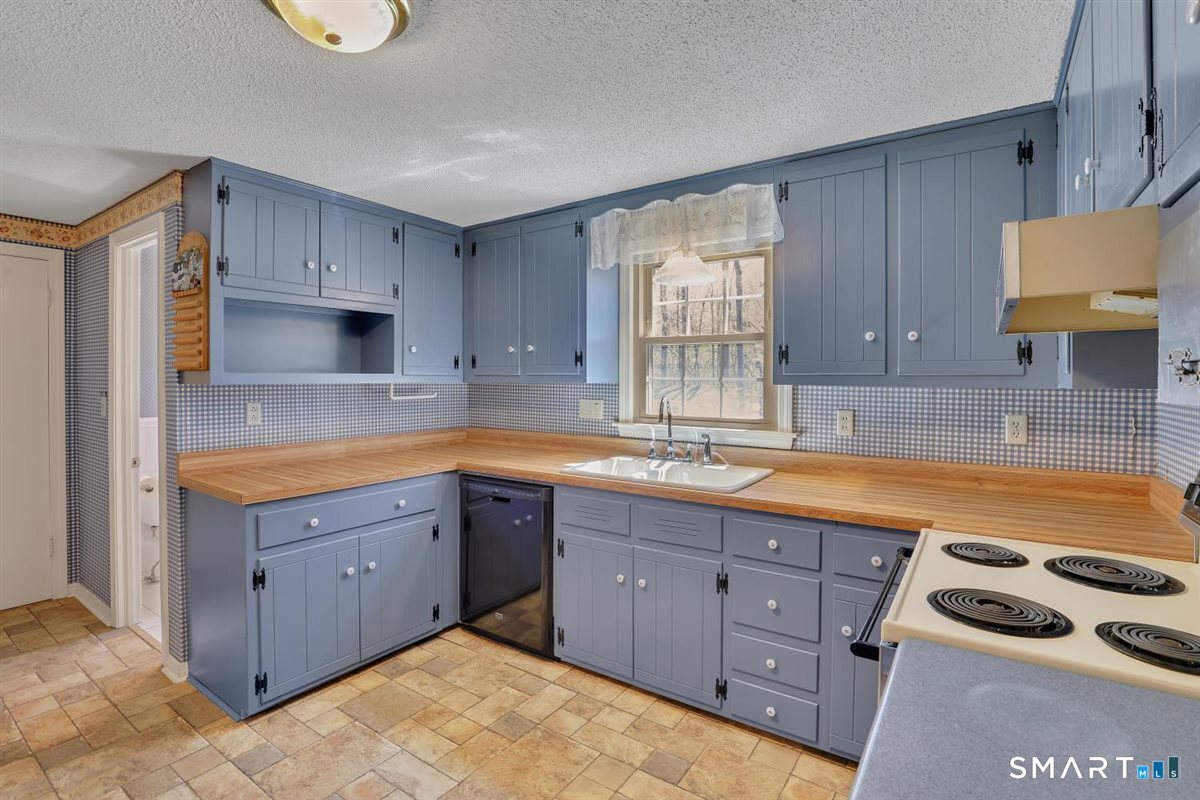 40 Wapping Wood Road Ellington CT 06029