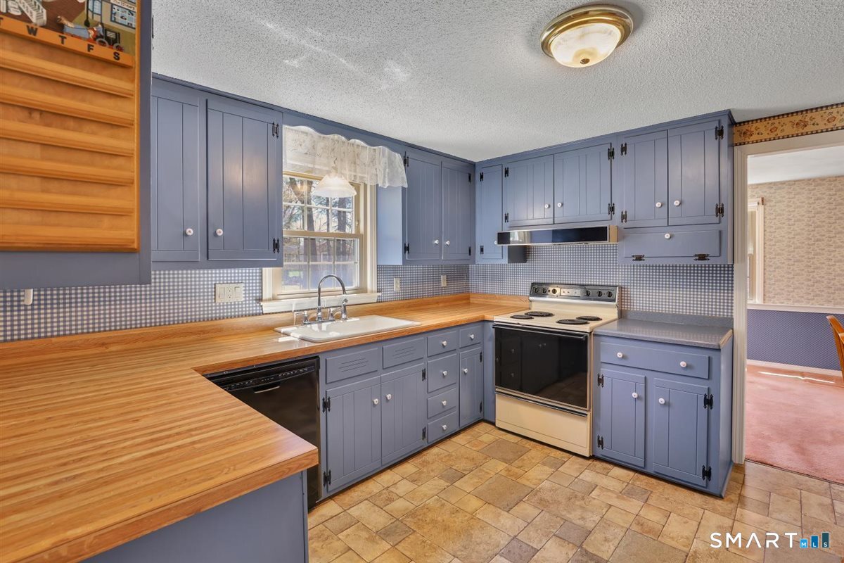 40 Wapping Wood Road Ellington CT 06029