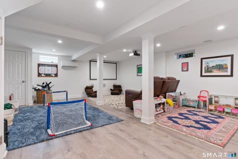 33 Village Drive New Canaan CT 06840