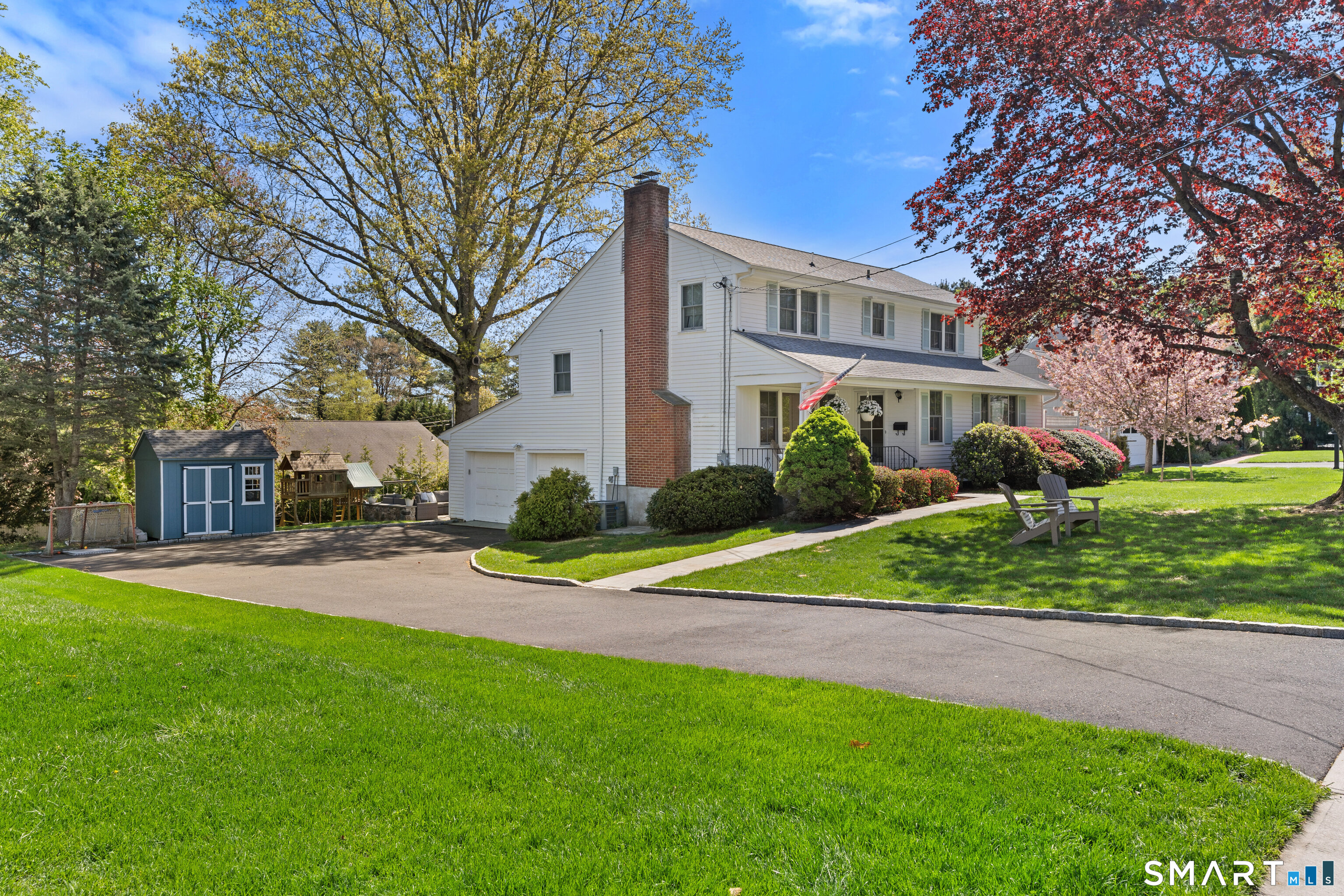 33 Village Drive New Canaan CT 06840