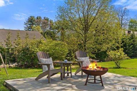 33 Village Drive New Canaan CT 06840