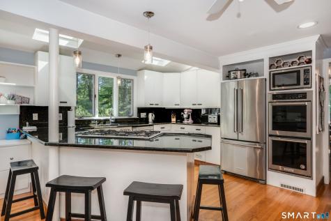 98 Colony Road West Hartford CT 06119
