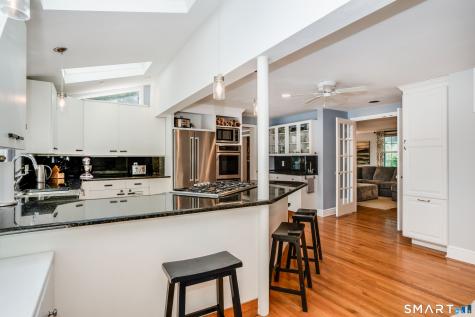 98 Colony Road West Hartford CT 06119