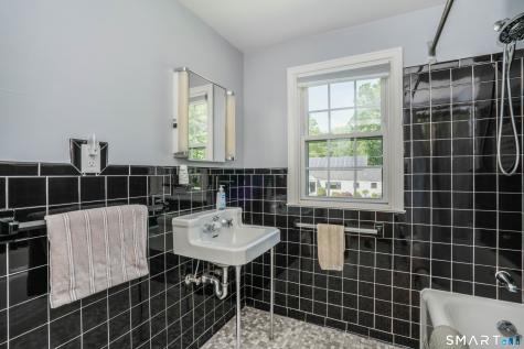 98 Colony Road West Hartford CT 06119