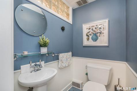 98 Colony Road West Hartford CT 06119
