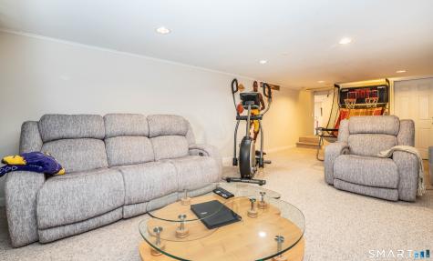 98 Colony Road West Hartford CT 06119