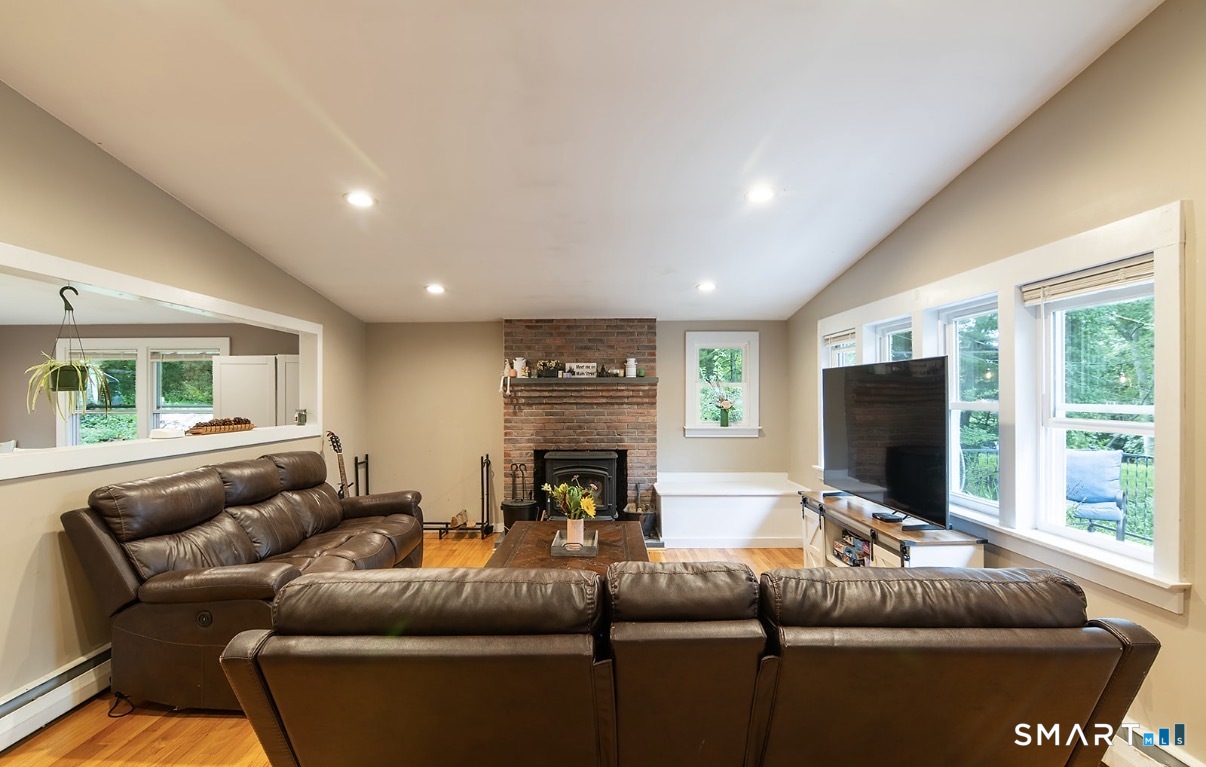 686 Squaw Rock Road Plainfield CT 06354
