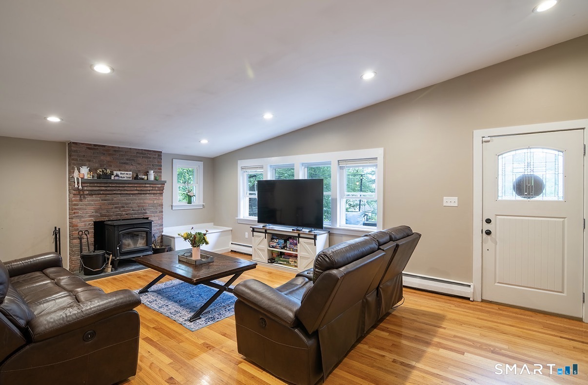 686 Squaw Rock Road Plainfield CT 06354