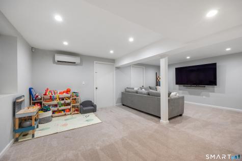 47 Old Stratfield Road Fairfield CT 06825