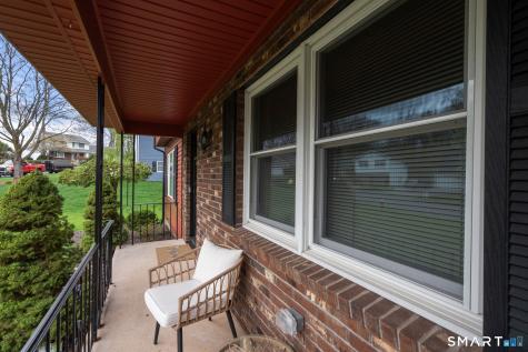 69 Patriot Lane Newington CT 06111