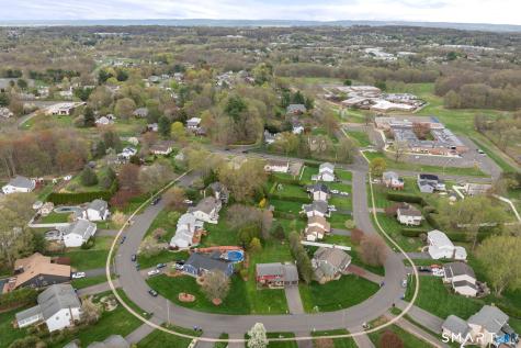 69 Patriot Lane Newington CT 06111