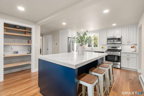 69 Patriot Lane Newington CT 06111
