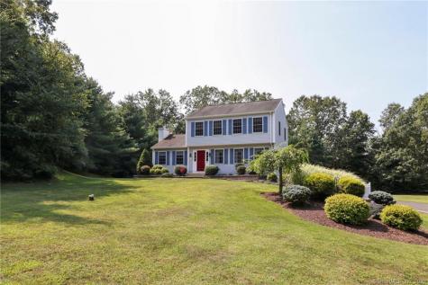 5 Hemlock Road Newtown CT 06470