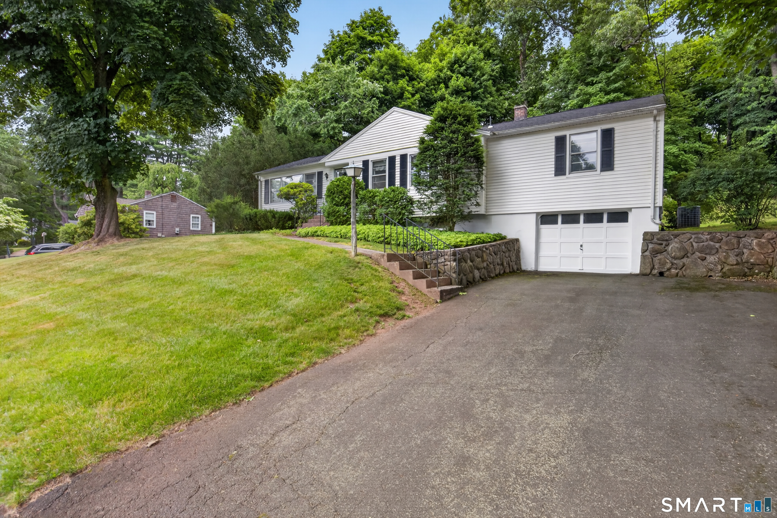 44 Roslyn Drive Cheshire CT 06410