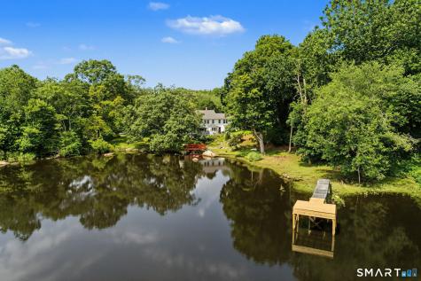21 River Road Essex CT 06426