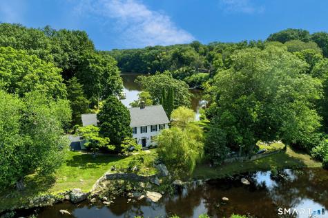 21 River Road Essex CT 06426