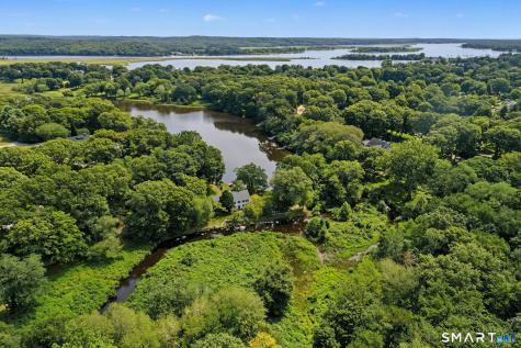 21 River Road Essex CT 06426