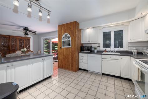 9 Firelight Drive Danbury CT 06810