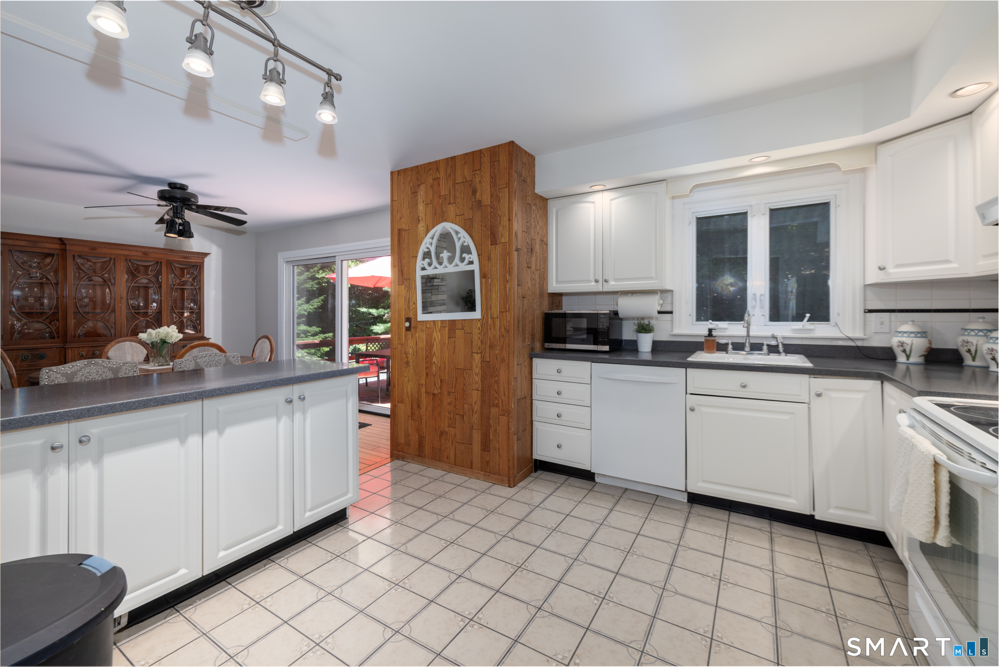 9 Firelight Drive Danbury CT 06810