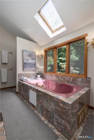 9 Firelight Drive Danbury CT 06810