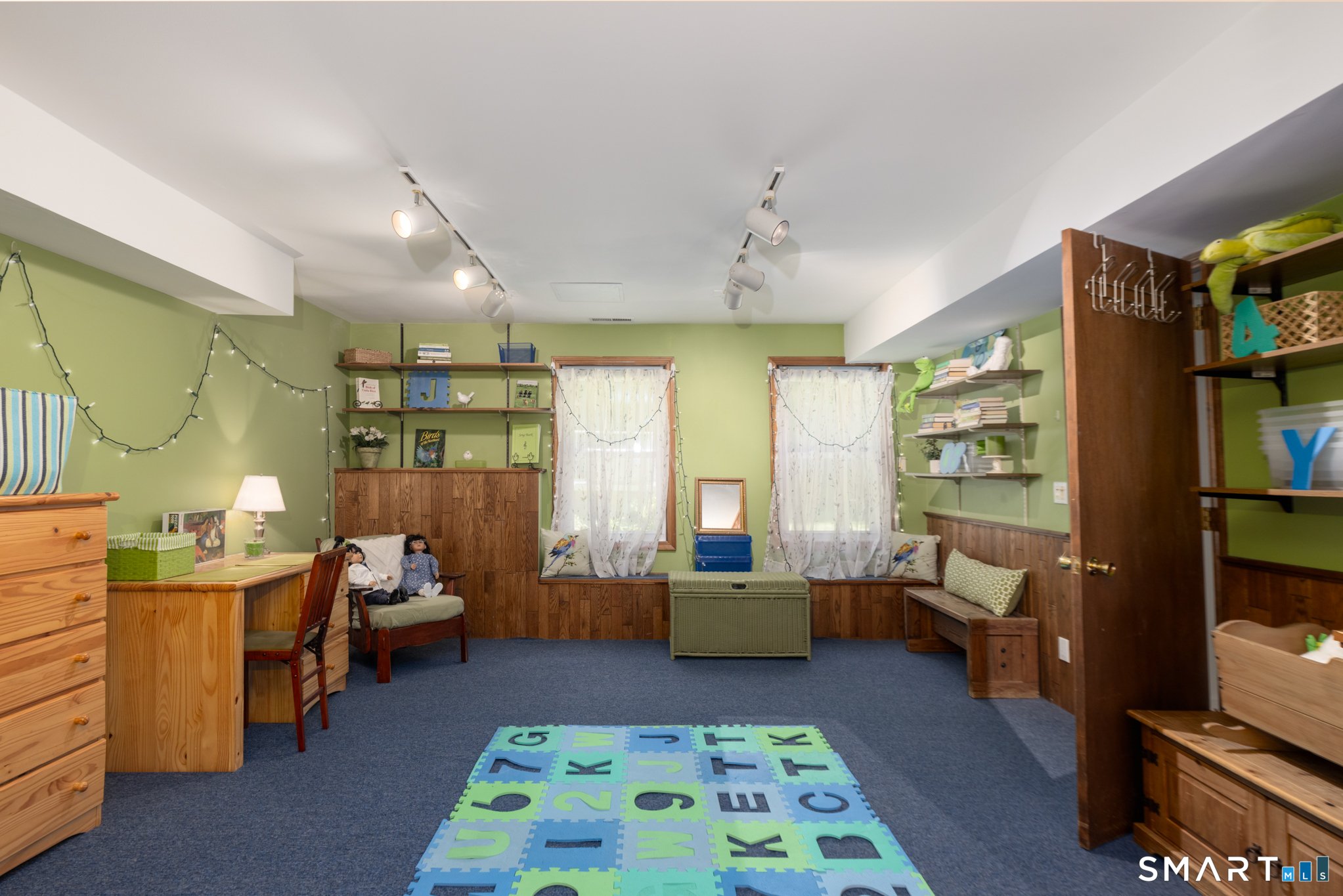 9 Firelight Drive Danbury CT 06810
