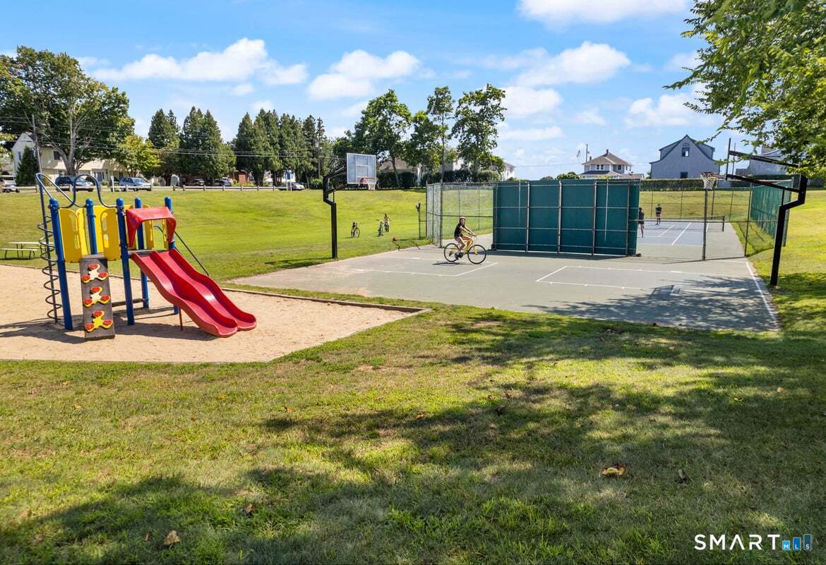 21 Fenbrook Road Old Saybrook CT 06475