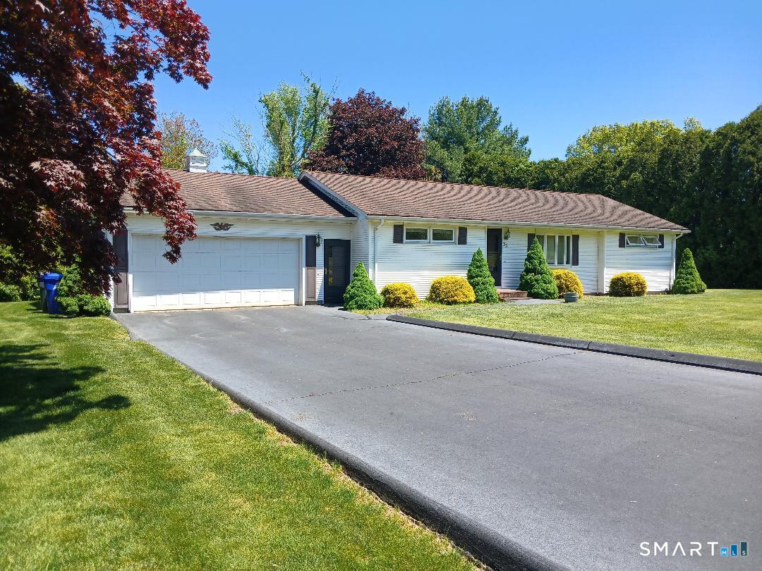 35 Dorchester Lane Branford CT 06405